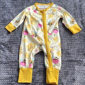 SHEIN Yellow and White Footies One Piece with Full-Length Legs